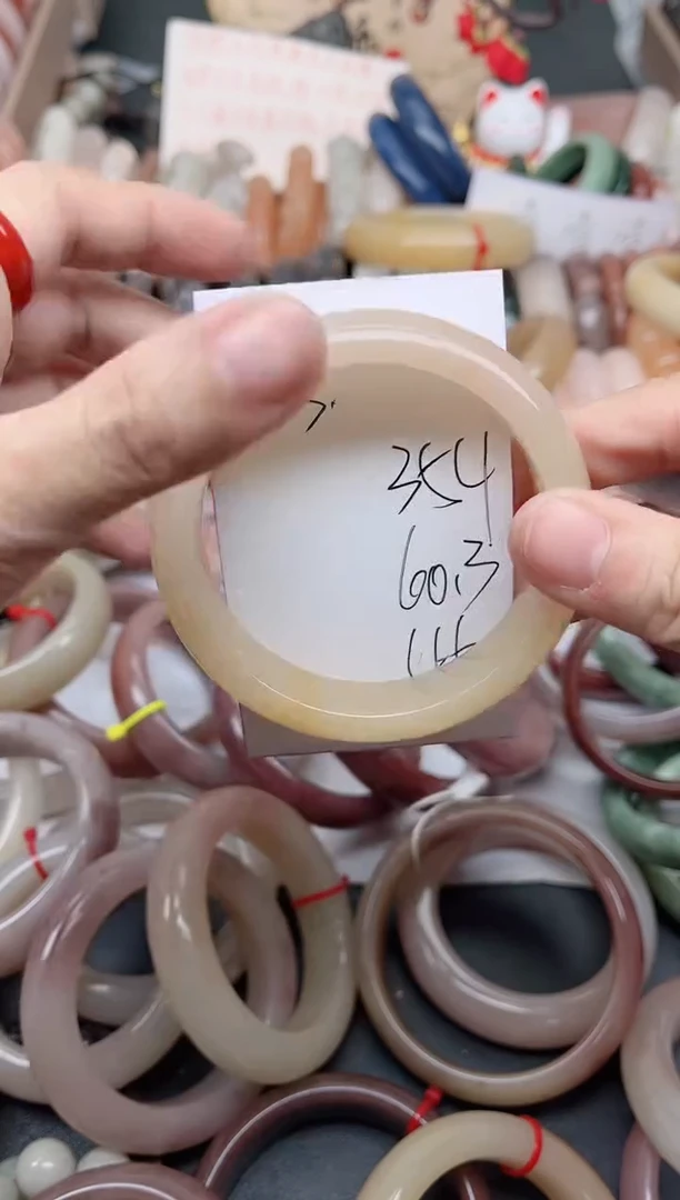 未镶嵌手镯石英质玉354