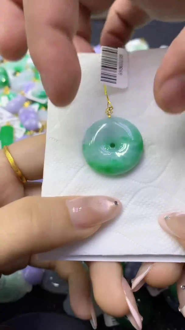 颈饰18K金镶嵌翡翠天然缅甸翡翠A货