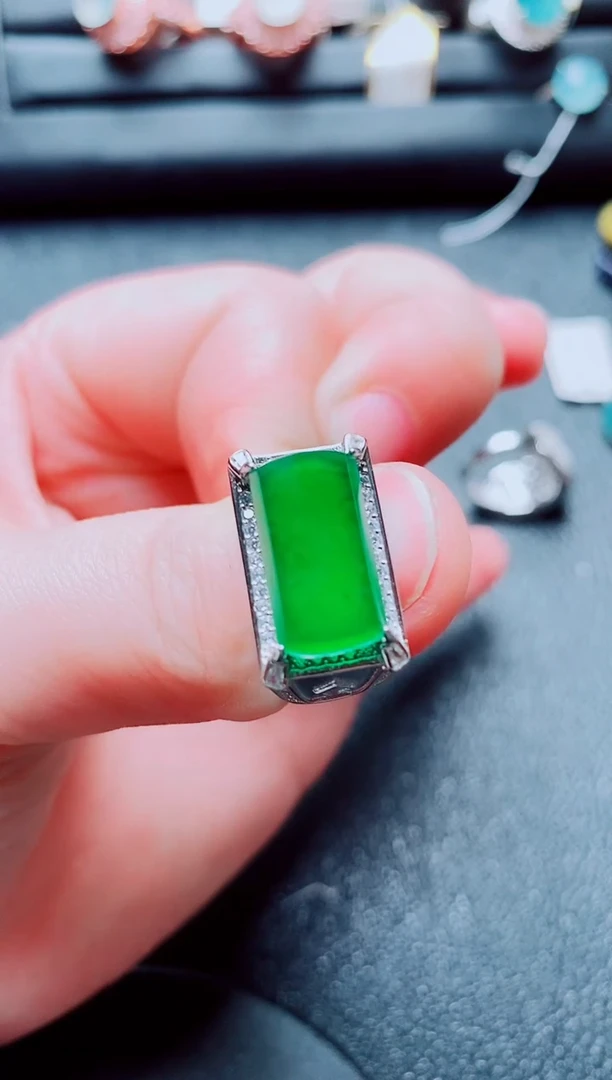 银S925镶嵌戒指翡翠1111