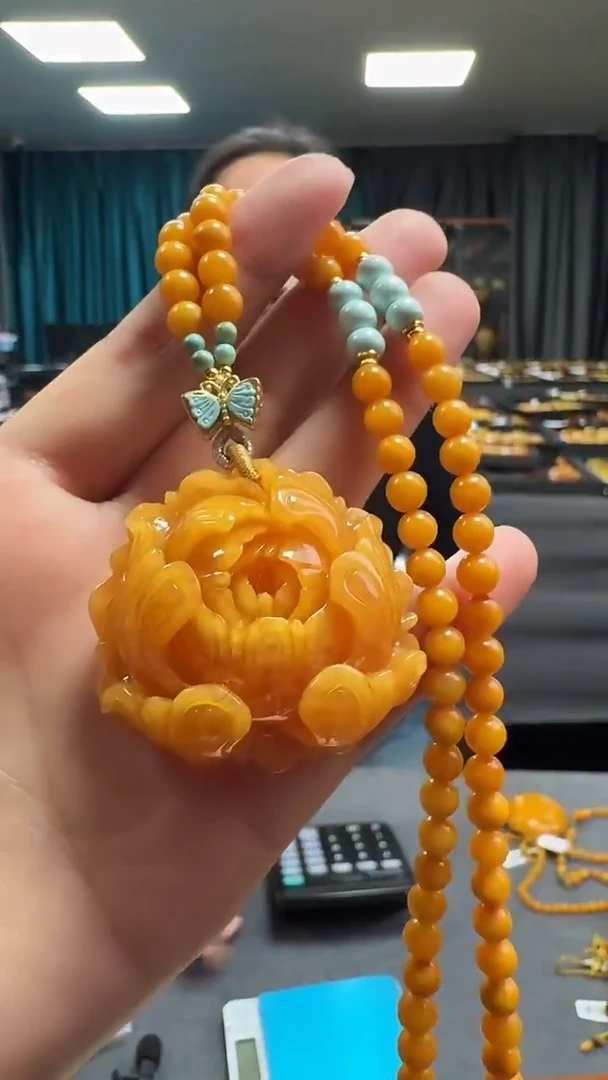 琥珀吊坠(赠链)未镶嵌天然保真蜜蜡牡丹花套装