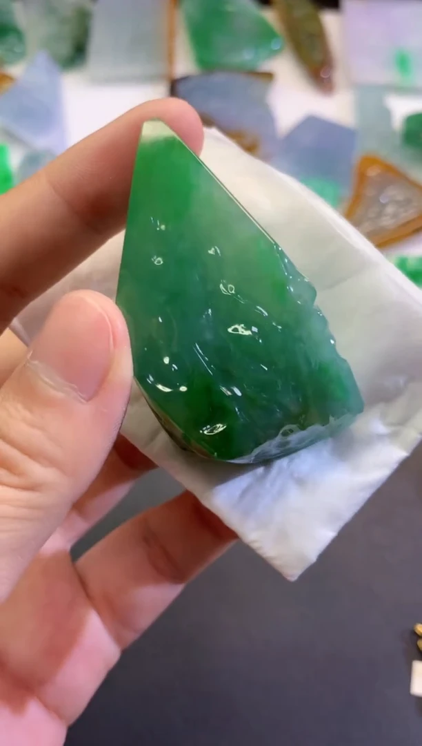 翡翠未镶嵌吊坠(不含链)55