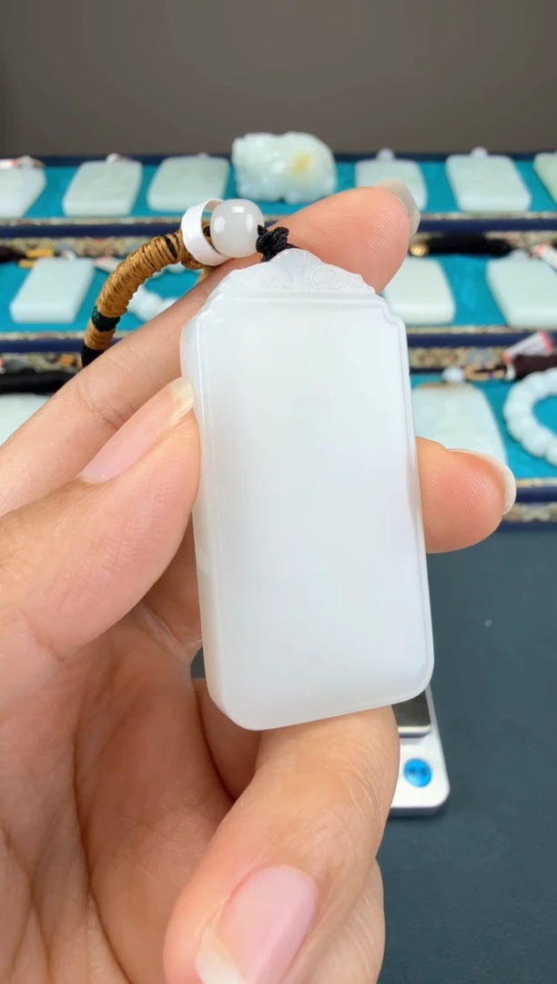 颈饰未镶嵌和田玉1