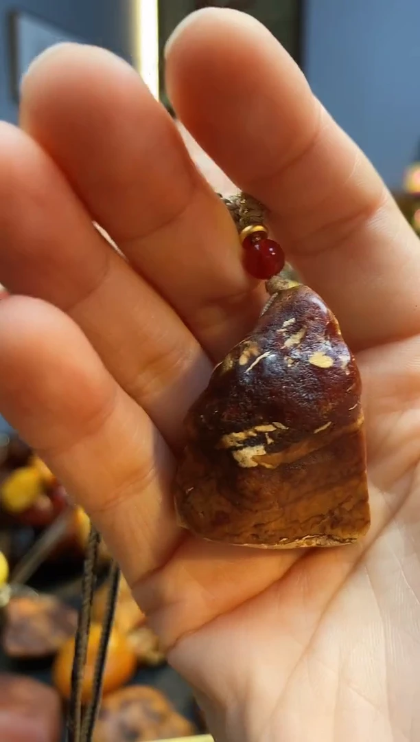 琥珀颈饰未镶嵌挂件