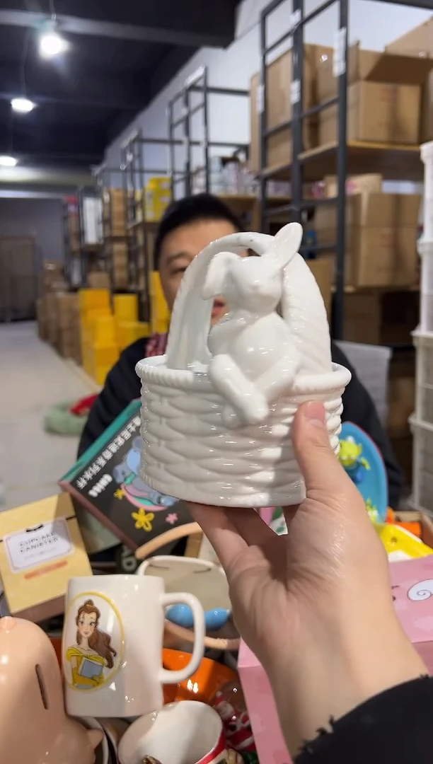 【闪购商品】杯白色立体兔子提篮