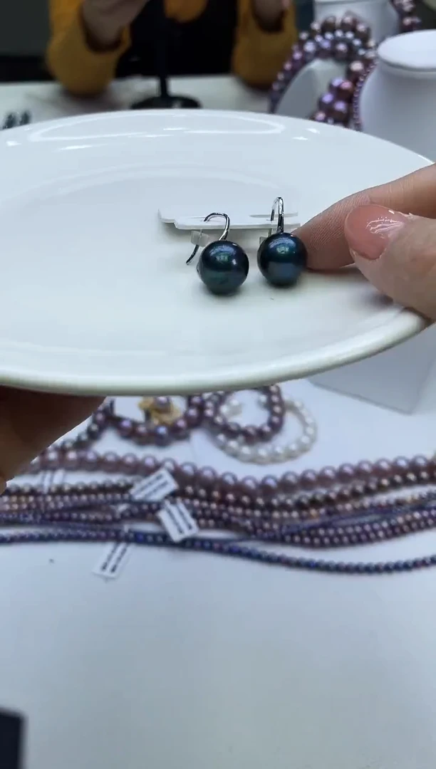 未镶嵌耳饰淡水珍珠孔雀绿耳饰