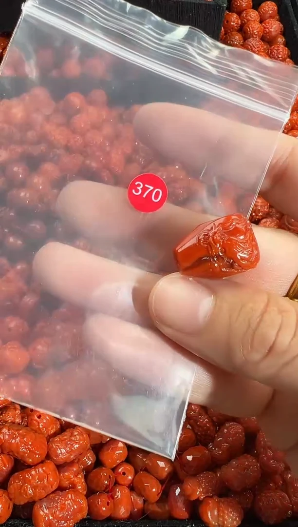 颈饰未镶嵌南红玛瑙1