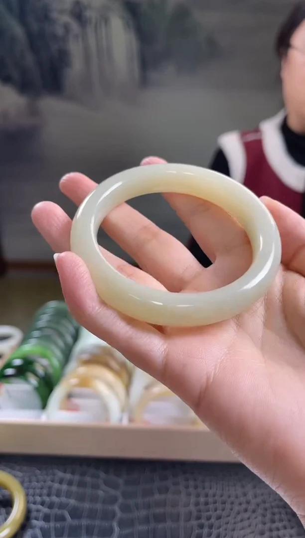 未镶嵌手镯和田玉59+圈口