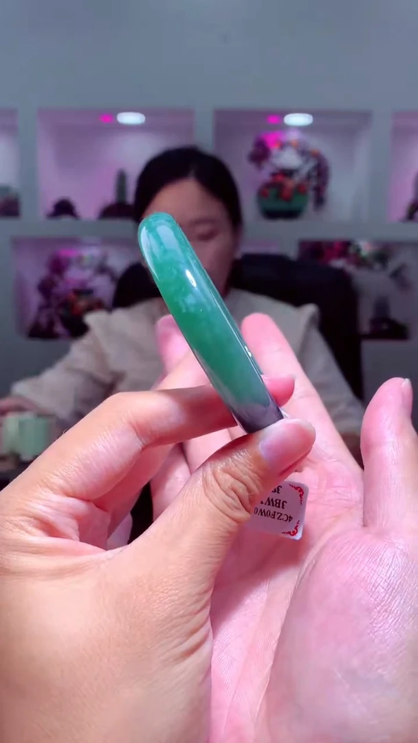 翡翠未镶嵌颈饰挂件发货（拍一发一）