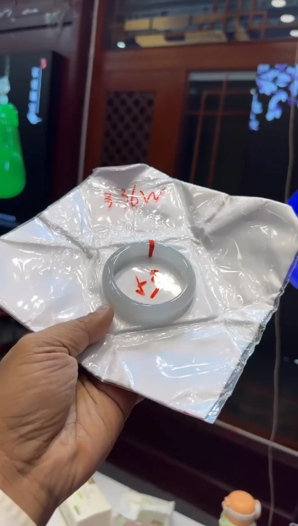 未镶嵌手镯翡翠手镯