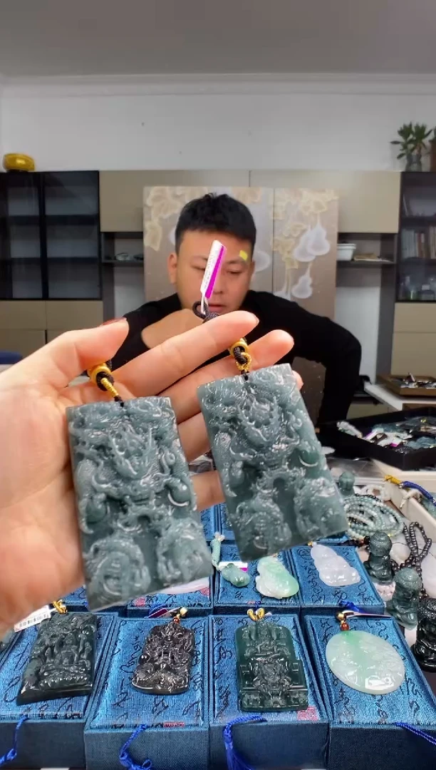 颈饰未镶嵌翡翠多样性发其一