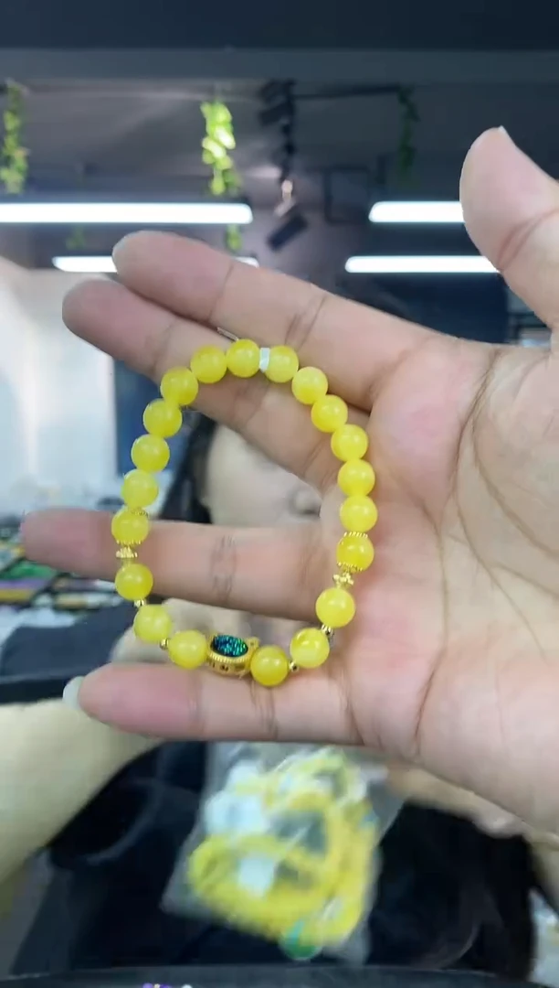 未镶嵌蜜蜡裸石多样性发其一颜色微差