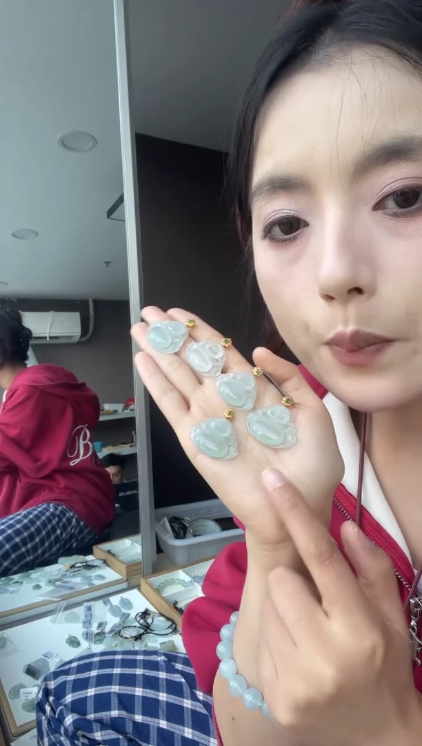 吊坠(不含链)未镶嵌翡翠一***吧天然缅甸A货翡翠多样性发其一