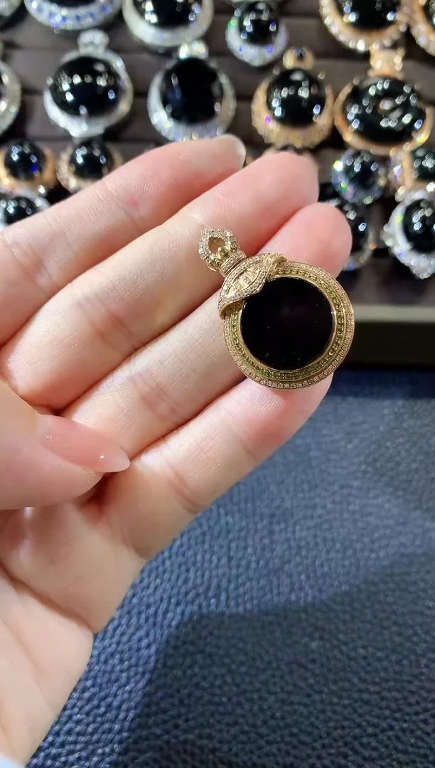 吊坠(不含链)18K金镶嵌翡翠A42