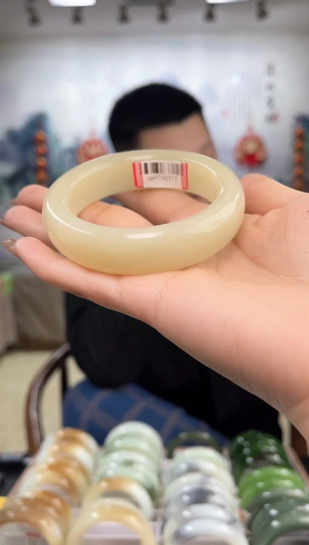 【闪购商品】和田玉手镯未镶嵌56-57圈口0317