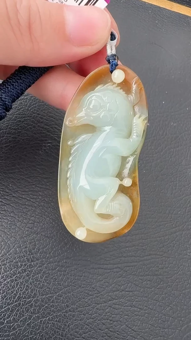 颈饰未镶嵌翡翠荣倩