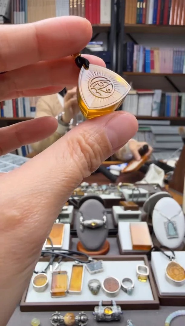 琥珀颈饰未镶嵌荷鲁斯之眼手机挂