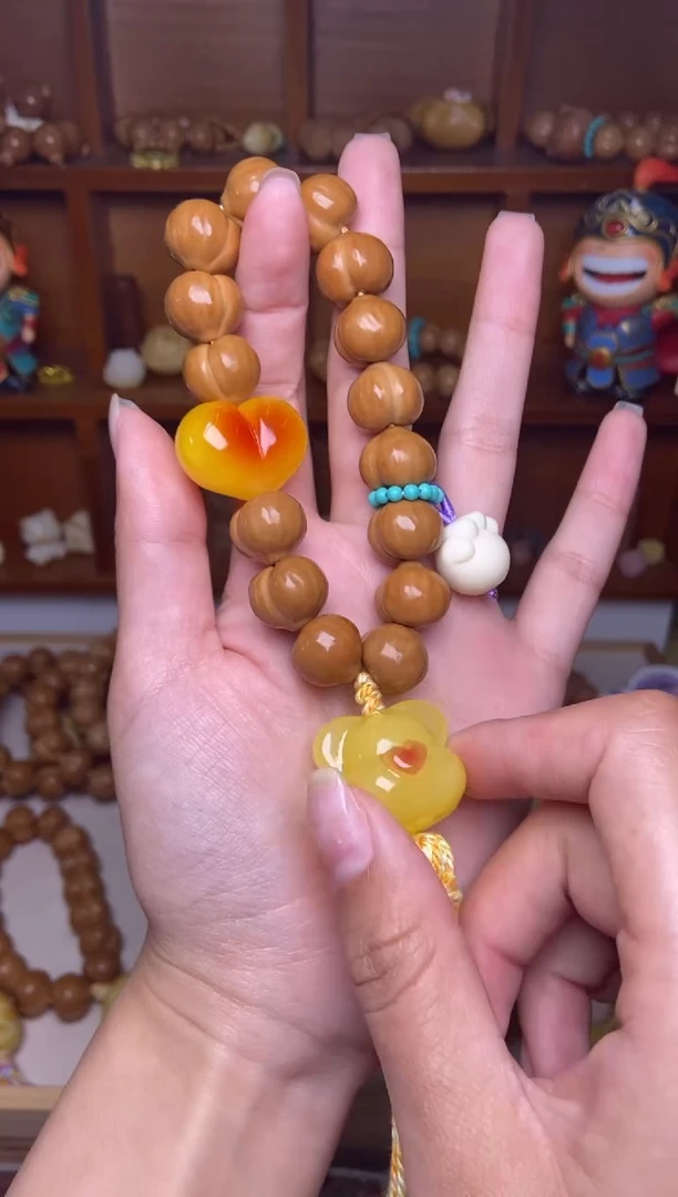 把件猴头核桃全品屁桃＋爱心熊头猫爪卡环黄流苏手持 新号补贴款