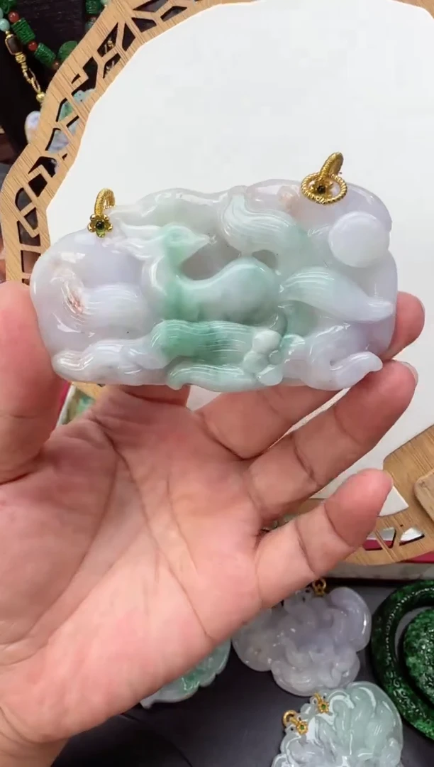 颈饰未镶嵌翡翠吊坠