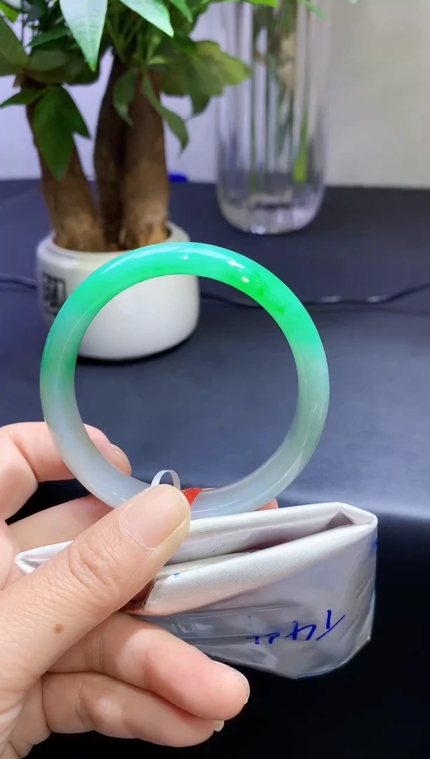 未镶嵌手镯翡翠翡翠手镯圈口57.8-t44 手镯定金2万卖价15万