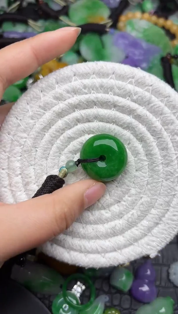 颈饰未镶嵌翡翠缅甸翡翠吊坠