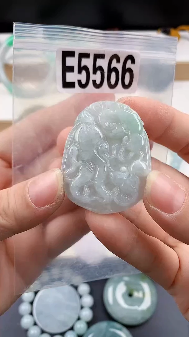 颈饰未镶嵌翡翠天然翡翠吊坠挂件