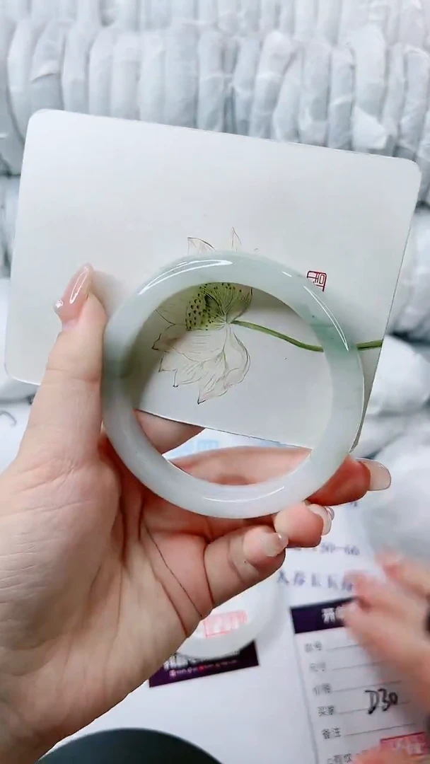 【闪购商品】石英质玉手镯未镶嵌多样性发货D30