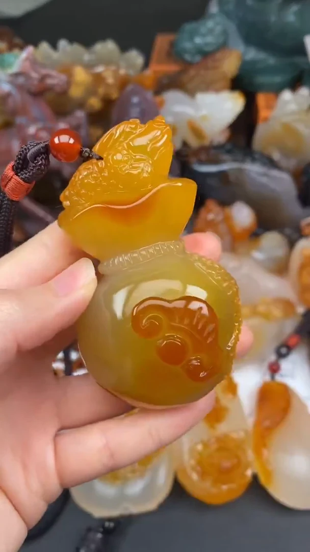 未镶嵌颈饰玛瑙/玉髓三*AA