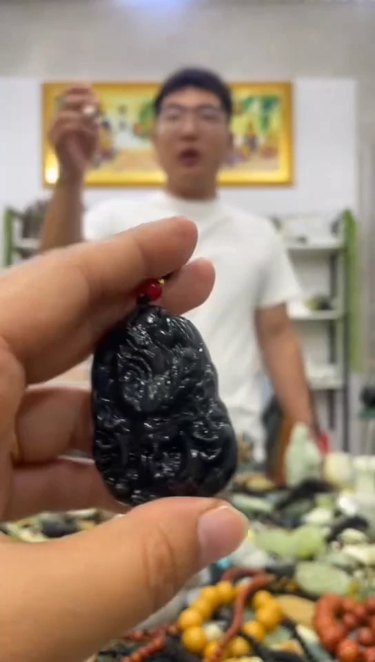 未镶嵌岫玉吊坠