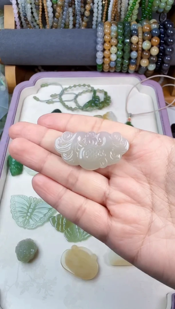 颈饰未镶嵌和田玉陈*文吊坠