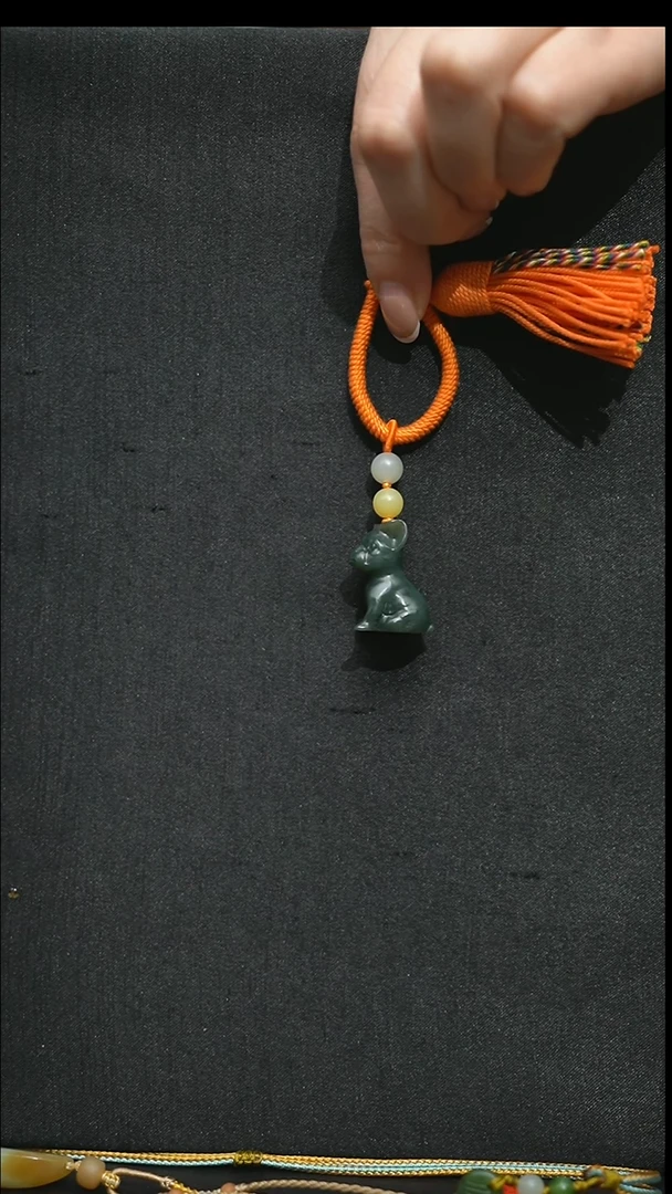 颈饰未镶嵌和田玉八*牙颈饰 未镶嵌 和田玉 八*牙