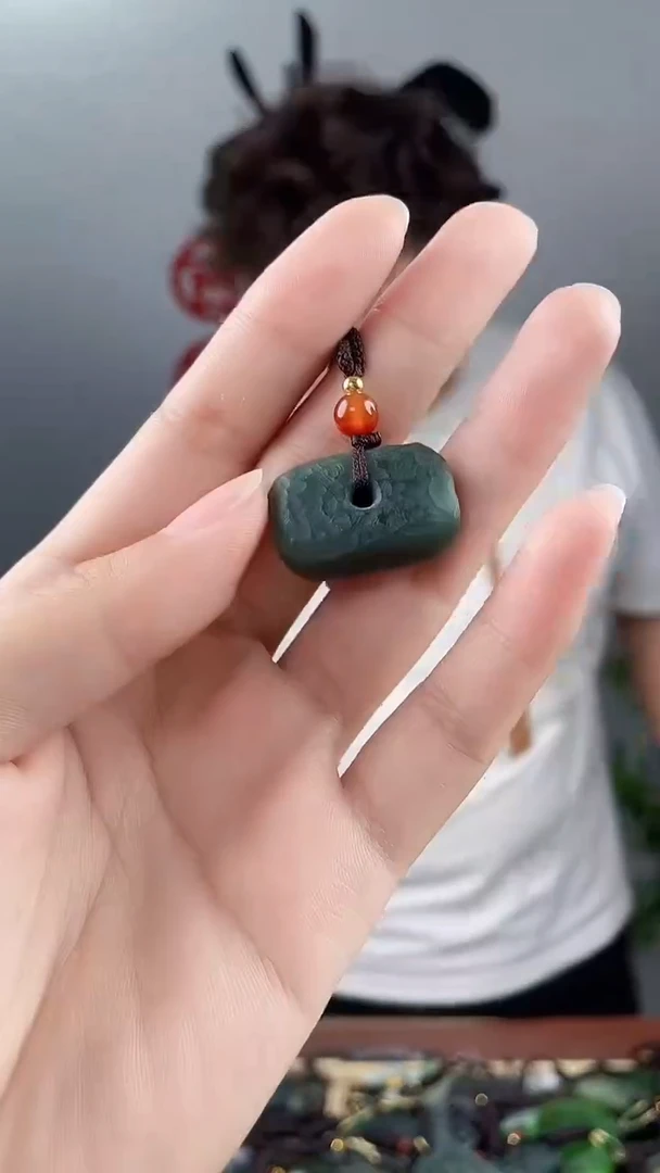 和田玉未镶嵌颈饰拍一发一，多样性发货