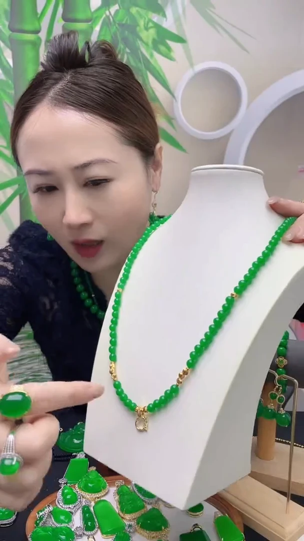 颈饰14K金镶嵌翡翠D13