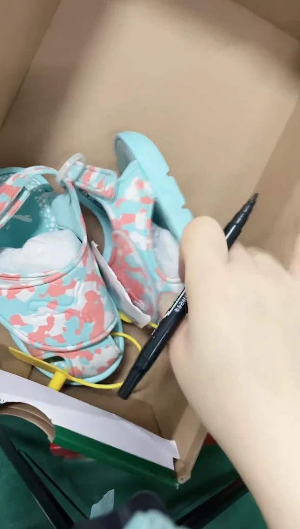 彪马时尚休闲运动鞋24M  C148