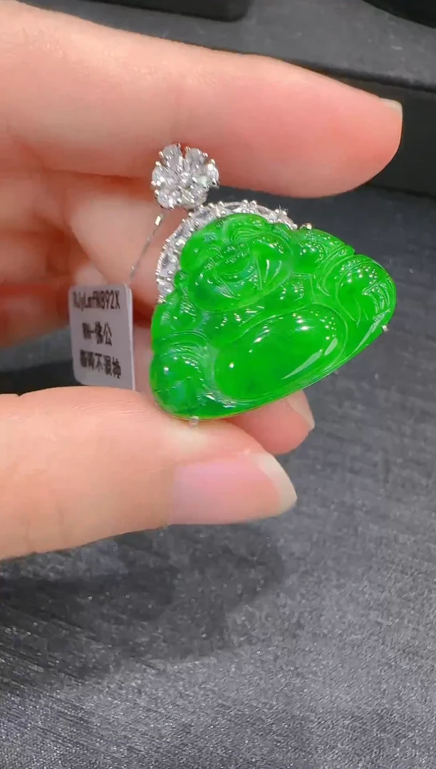 【闪购商品】翡翠吊坠(赠链)银S925镶嵌天然翡翠A货多样性发一件