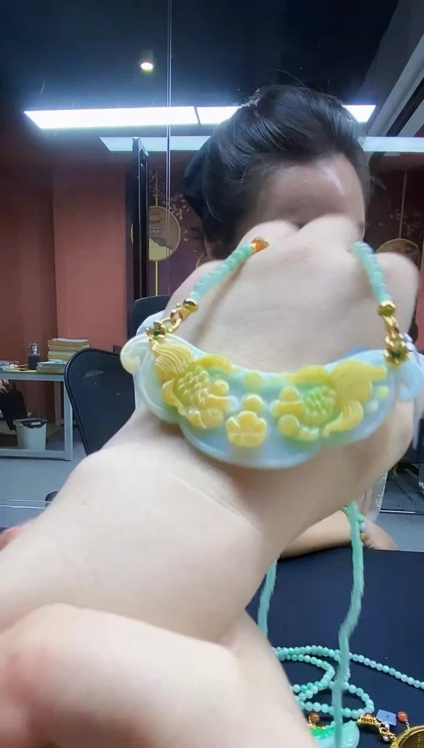 颈饰未镶嵌翡翠吊坠