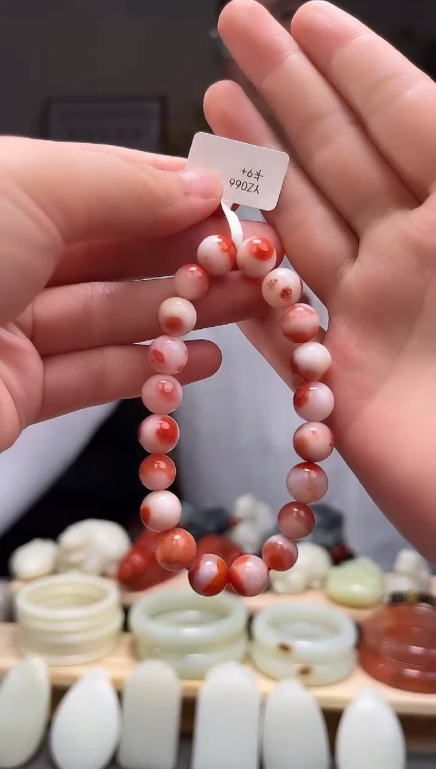 颈饰未镶嵌南红玛瑙手串