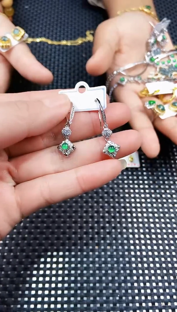 【闪购商品】翡翠耳饰未镶嵌111111111