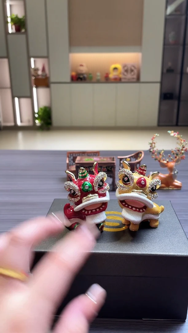一对舞狮