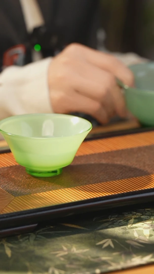 玉见双玉料绿玉主人杯