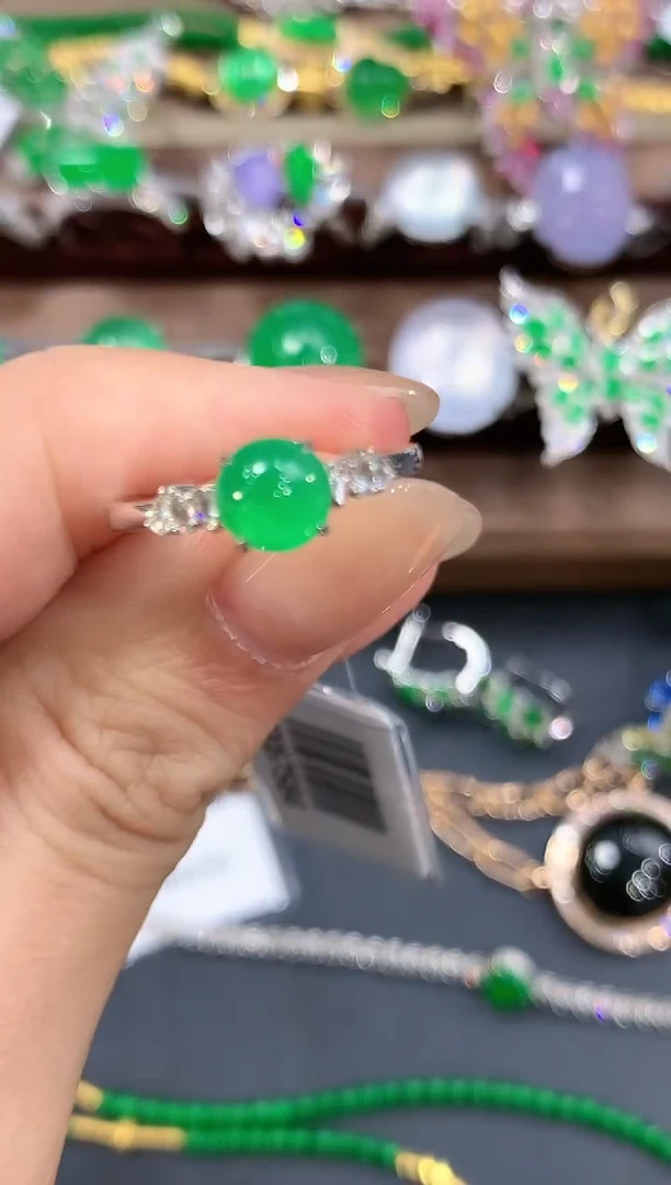 翡翠戒指18K金镶嵌w45