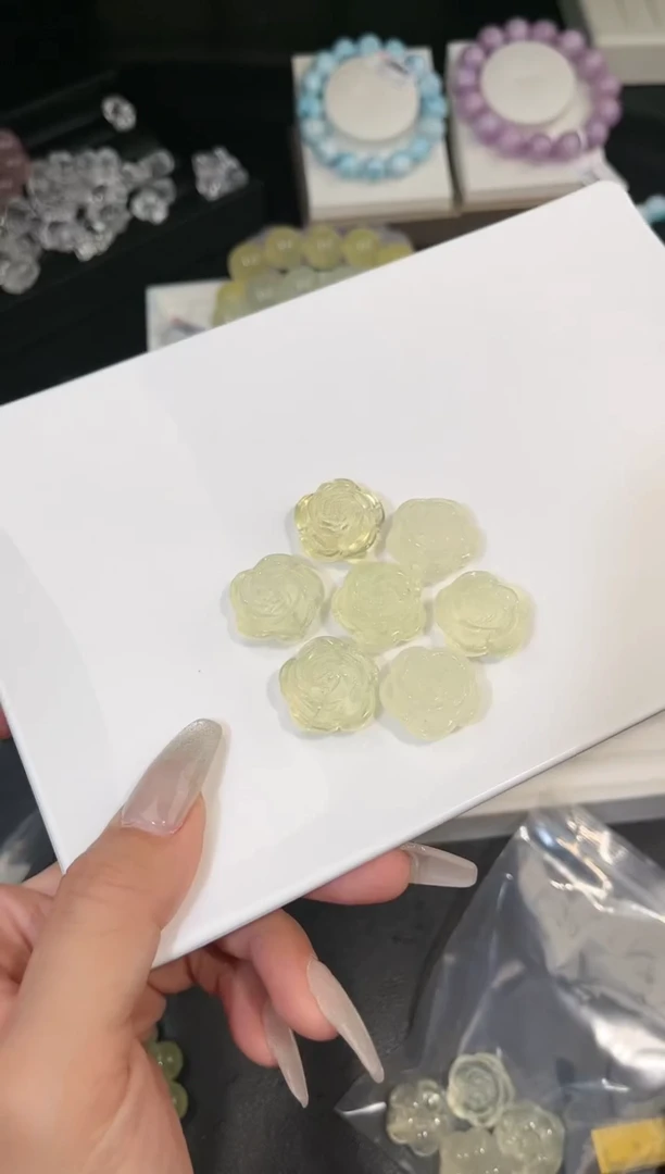 【闪购商品】水晶手链未镶嵌多样性发一黄水玫瑰花