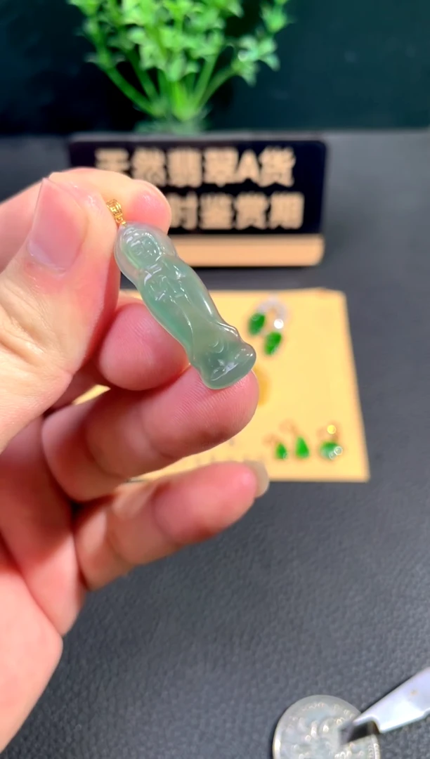 颈饰18K金镶嵌翡翠翡翠