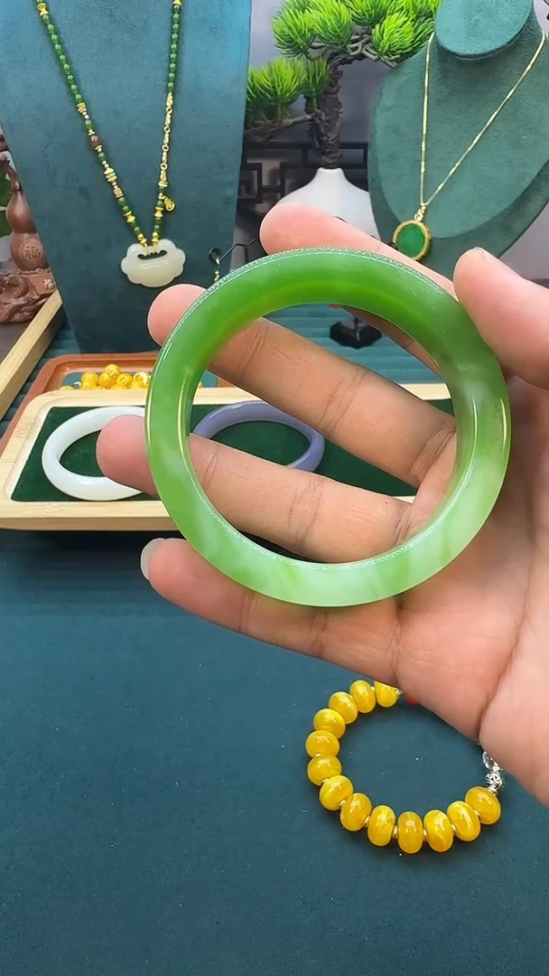 翡翠手镯未镶嵌S173