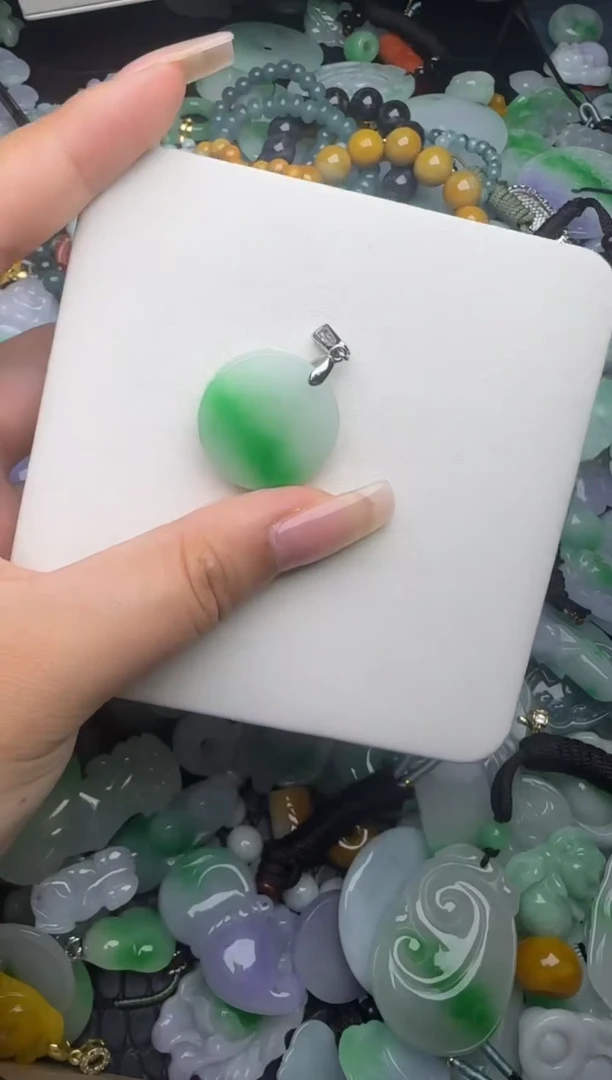 翡翠未镶嵌颈饰天然缅甸翡翠吊坠