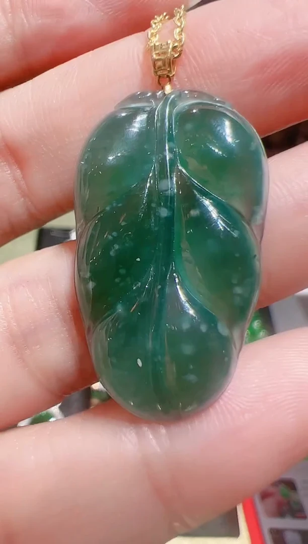 【闪购商品】翡翠颈饰未镶嵌202521973