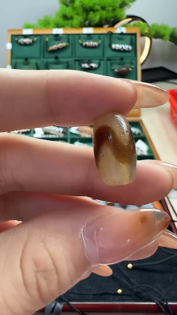 玛瑙/玉髓（覆膜）颈饰未镶嵌12.（微瑕随机发货）