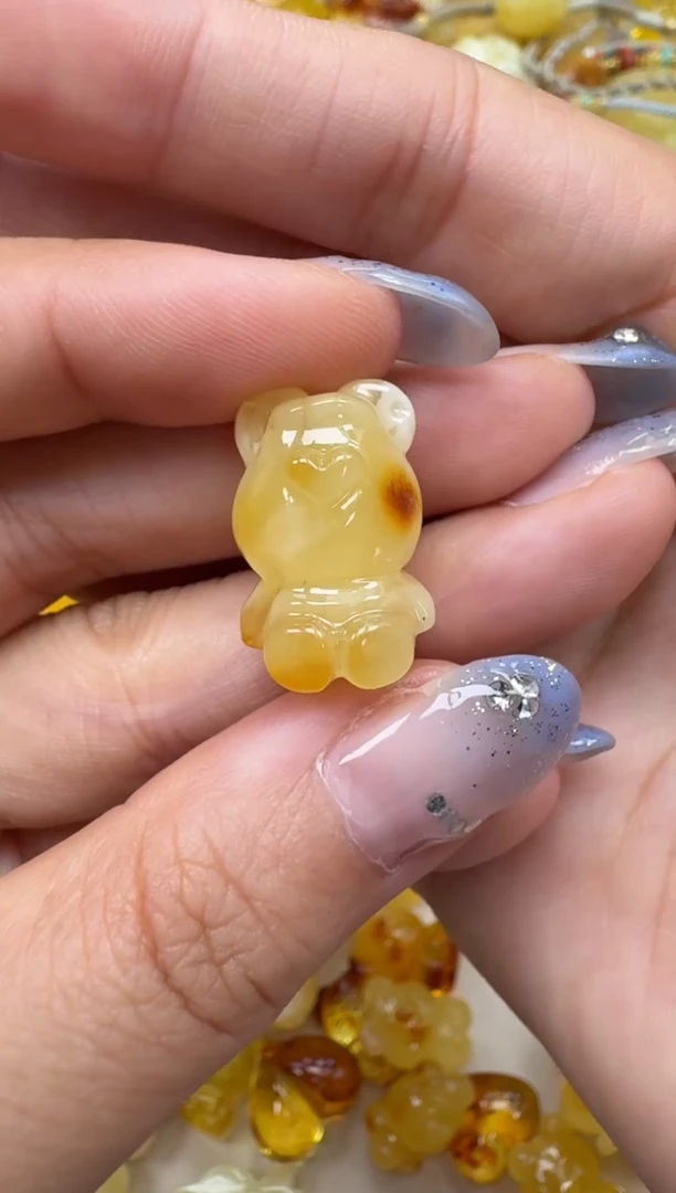 裸石琥珀未镶嵌如图