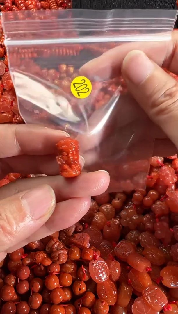 【闪购商品】南红玛瑙颈饰未镶嵌1