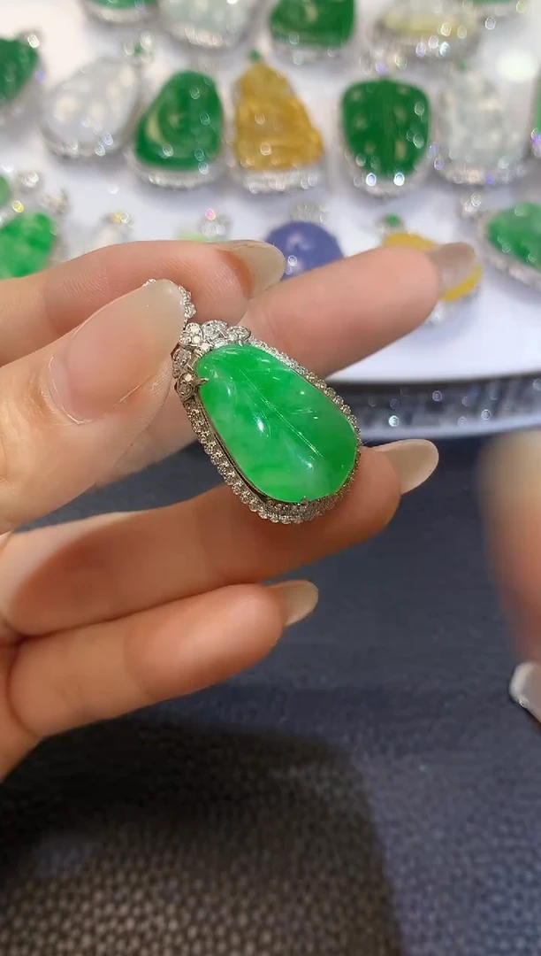 翡翠18K金镶嵌吊坠(不含链)C38