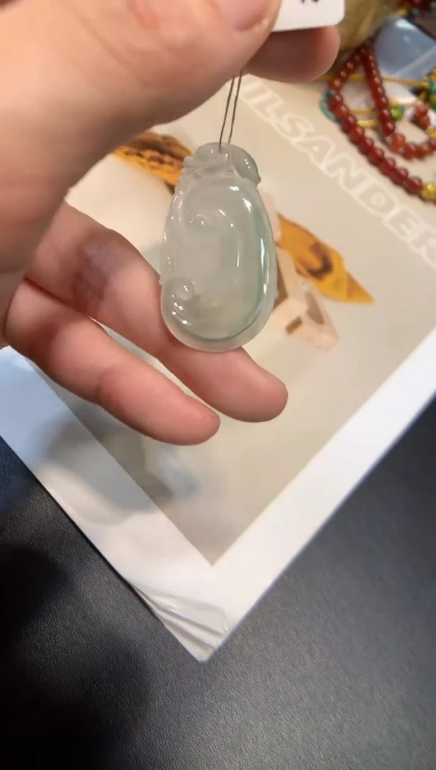 颈饰未镶嵌翡翠如意